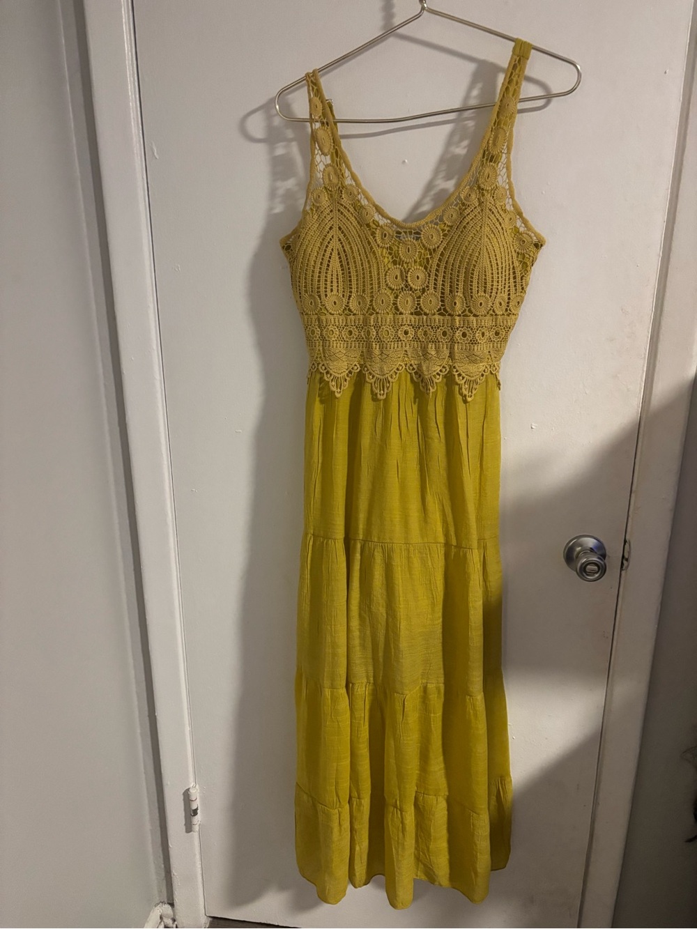 JGEE Mustard Yellow Crochet Lace Boho Midi Dress Size Medium
(1084)